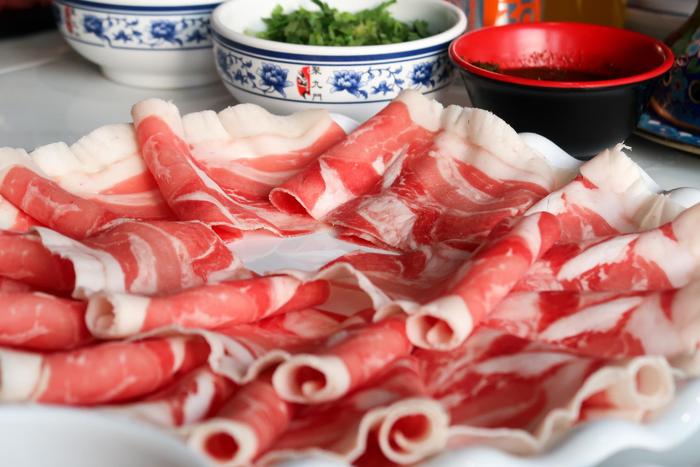 沪上也能一品京味 一人一锅涮羊肉，麻酱饼清奇香满堂