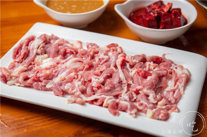 上海弄堂深处，一碗凌晨五点的执念